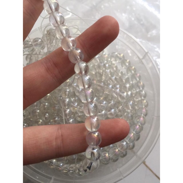 1 xâu hạt đá trắng