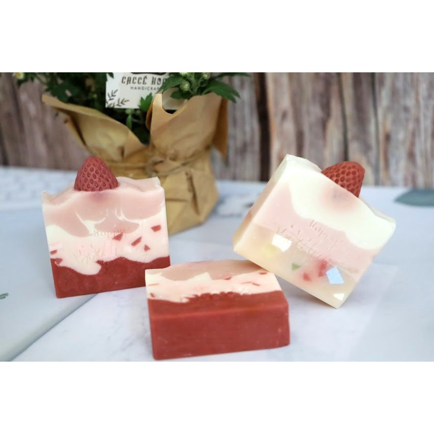 Xà bông tắm thiên nhiên tinh dầu hương thảo hình bánh dâu tây dưỡng ẩm cho da Caccé Home