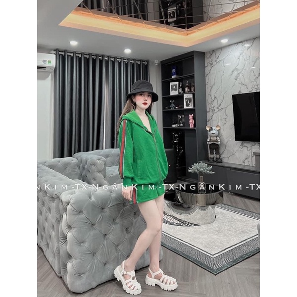 [ 𝐅𝐑𝐄𝐄 𝐒𝐇𝐈𝐏 ]SÉT GU..CCI SIÊU ĐẸP  CHẤT LIỆU XỐP DẬP NỔI ĐANG CHẠY LẮM Ạ . MẶC LÊN ĐỨNG FORM LẮM A
