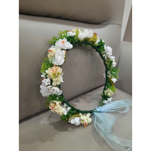 Vòng hoa đội đầu đủ màu theo yêu cầu