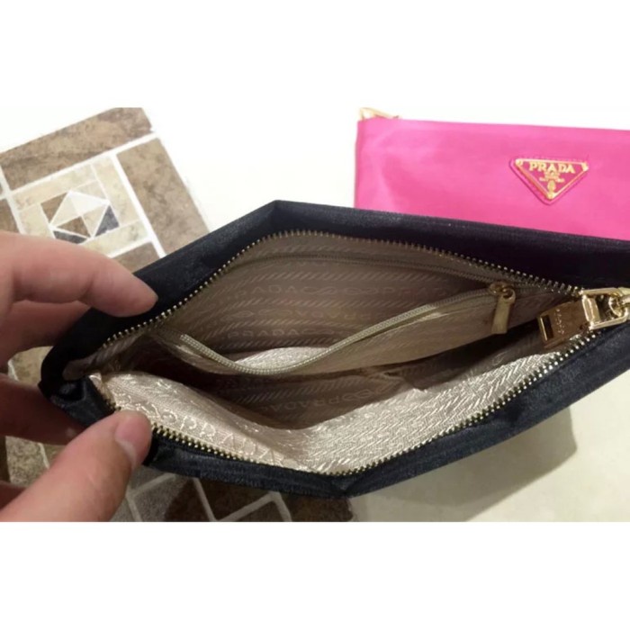 1 túi đựng mỹ phẩm Prada chất lượng cao