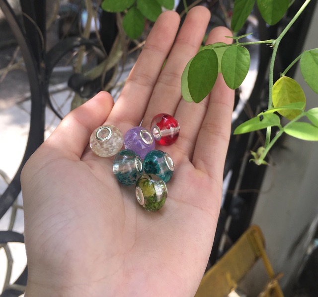 Charm resin hoa lá khô thật hàng thủ công