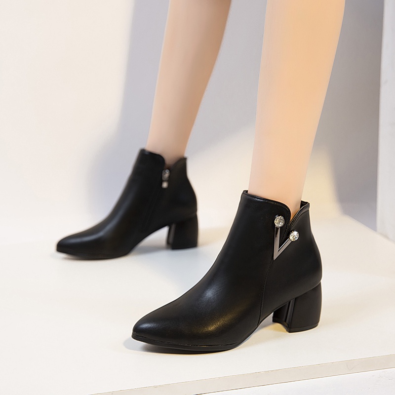 Giày bốt da màu trơn thời trang nữ tính năng động