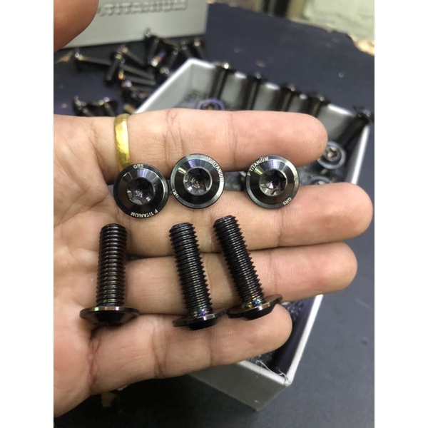 Óc titanium Gr5 8x25 mõng màu đen