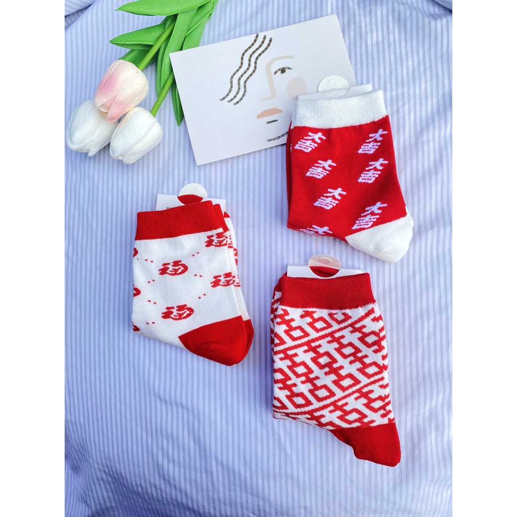 Tất nữ Muzinu tất cổ cao họa tiết chữ tone đỏ rực rỡ sắc màu TN223