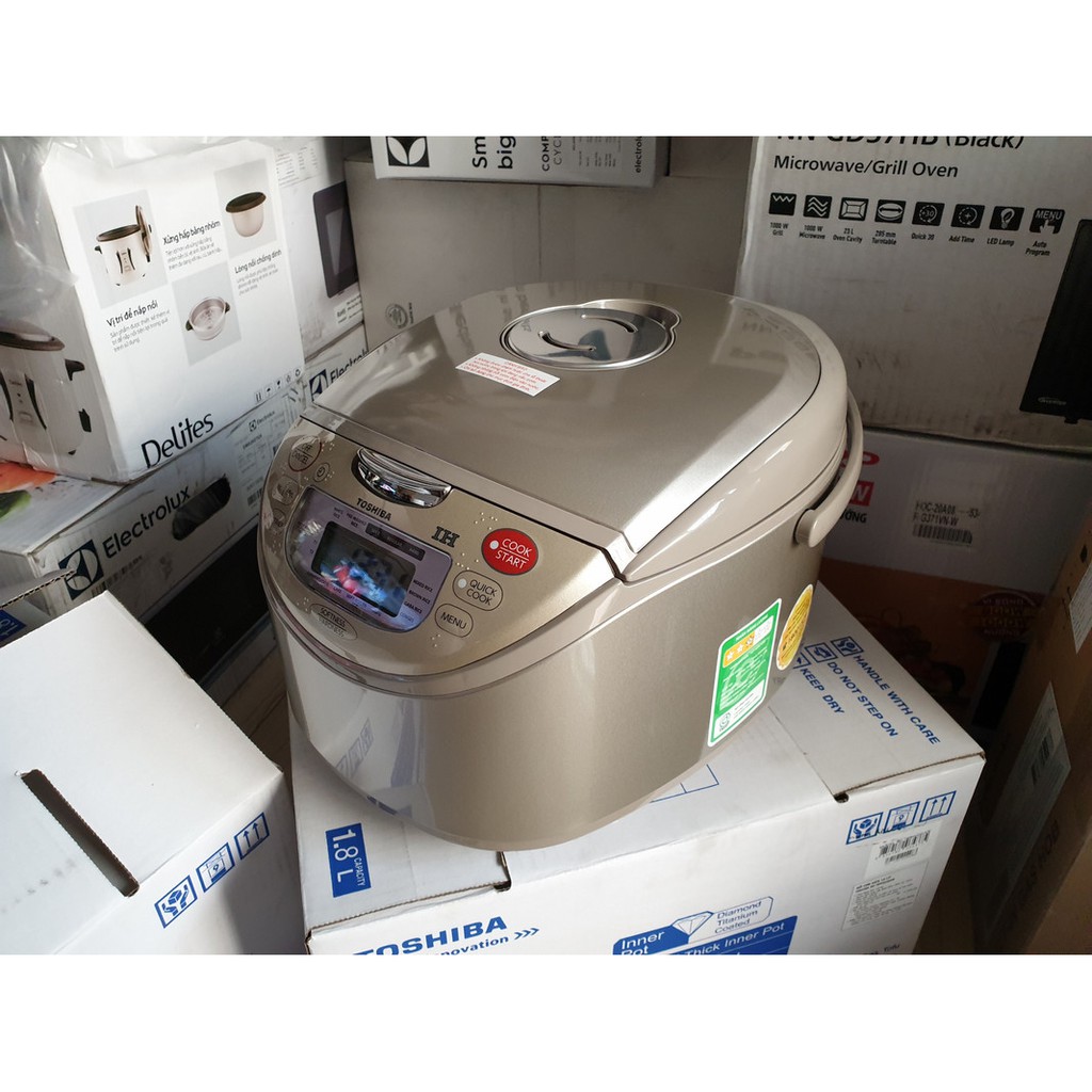 Nồi cơm điện cao tần Toshiba 1.8 lít RC-18RHVN sản xuất Thái Lan