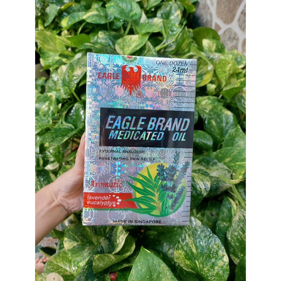 Dầu gió con ó ( MÀU TRẮNG)  + ( MÀU XANH ) 2 nắp SINGAPORE Oil 24ml