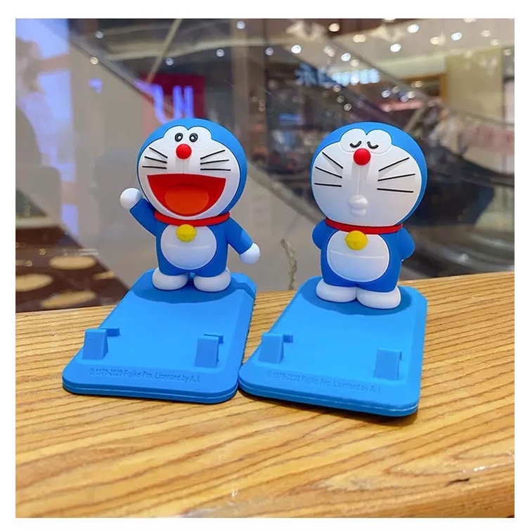 Mô hình Doraemon để điện thoại