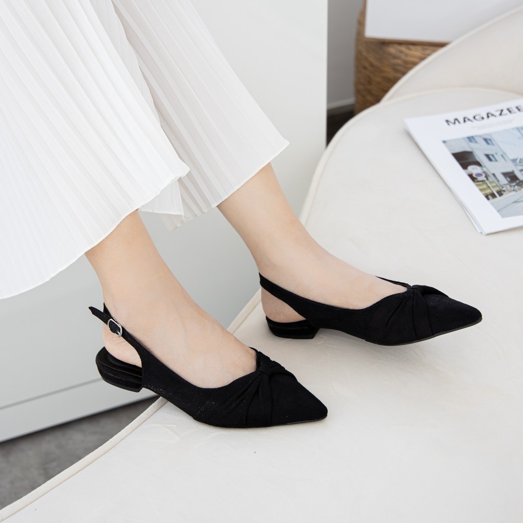 Giày MWC 2231 - Giày Búp Bê Nữ Thời Trang MWC Mũi Nhọn Quai Cài Da Lộn Nữ Tính