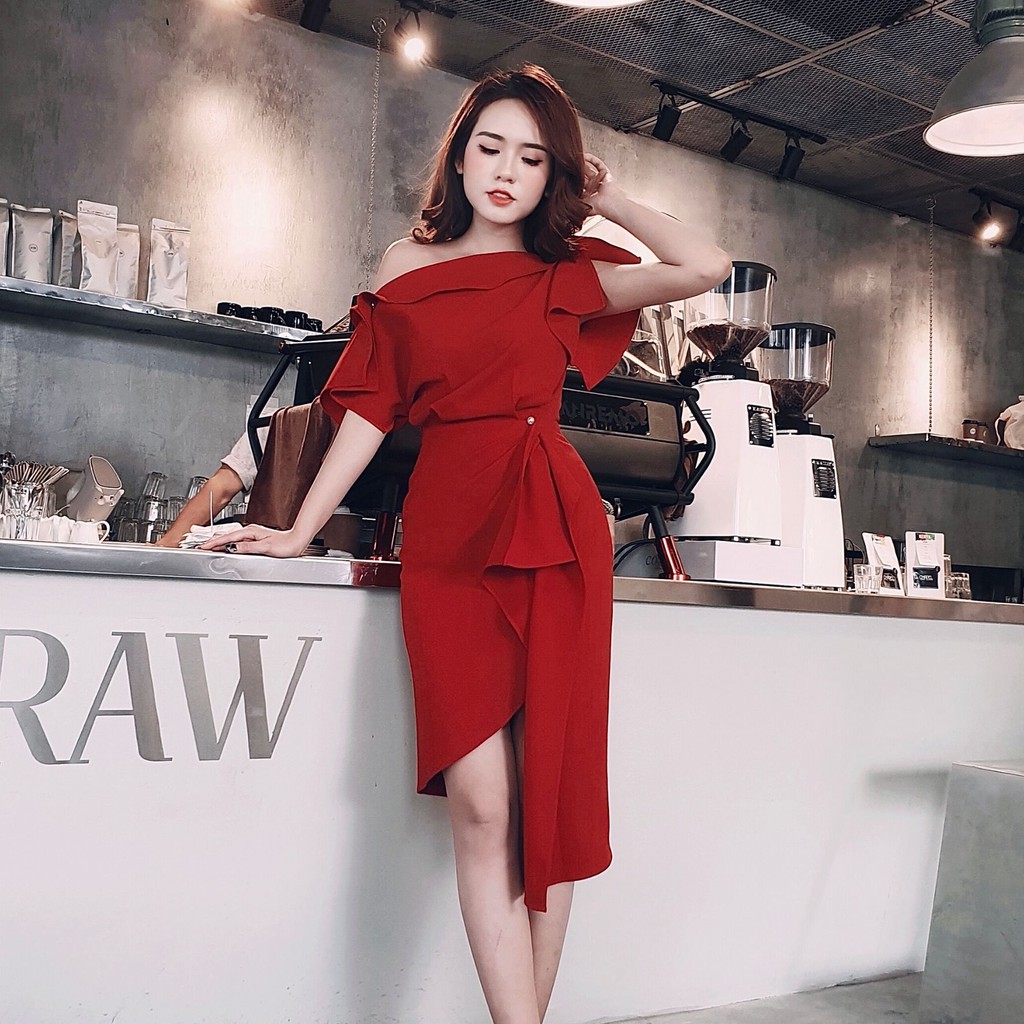Đầm trễ vai vạt lệch