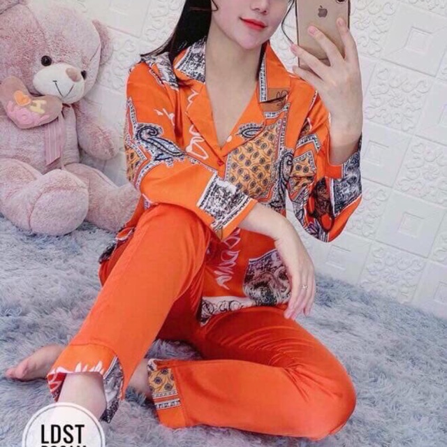 Bộ pizama lụa hoạ tiết