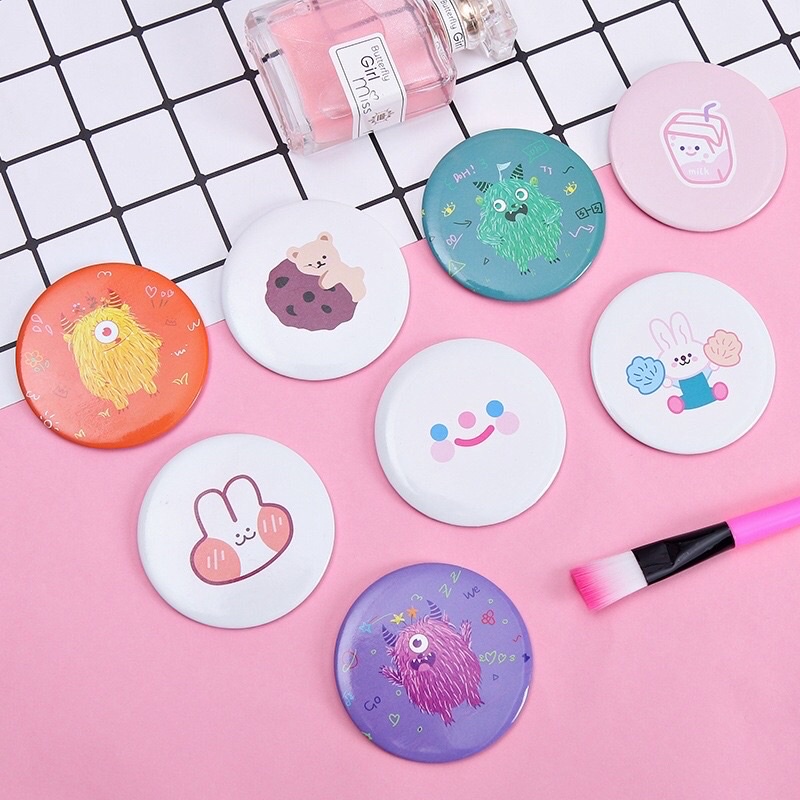 Gương trang điểm mini bỏ túi tiện lợi