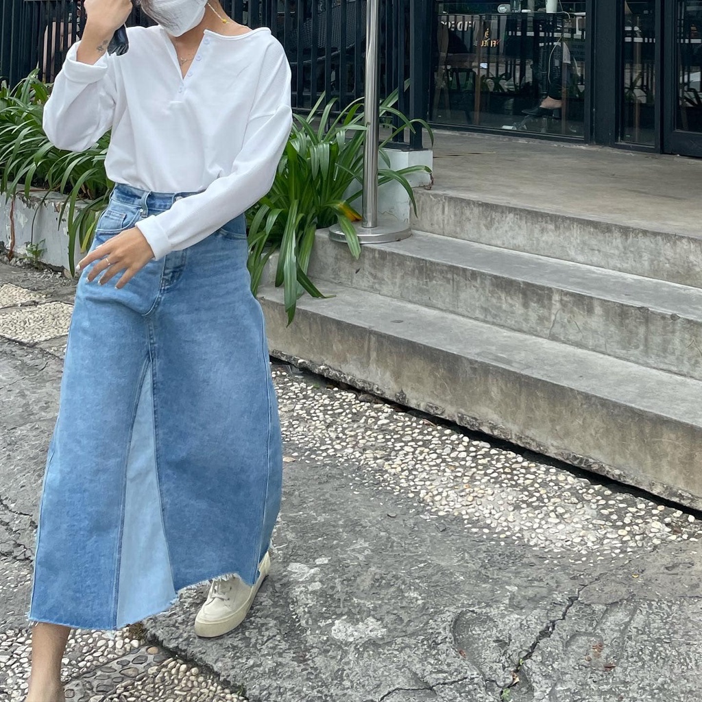 TheBlueTshirt - Váy Jeans Suông Nữ Màu Xanh Nhạt -1970s Denim Midi Skirt - Flower Child Wash