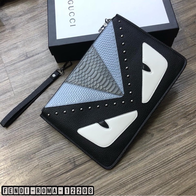Clutch cầm tay Fendi