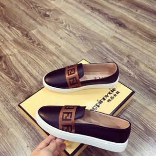 Giày slipon fendi