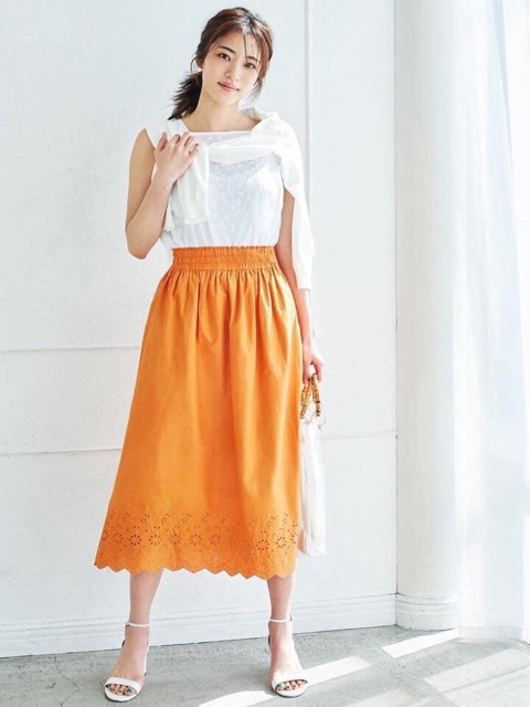 Chân váy cotton dập hoạ tiết ren Uniqlo auth | BigBuy360 - bigbuy360.vn