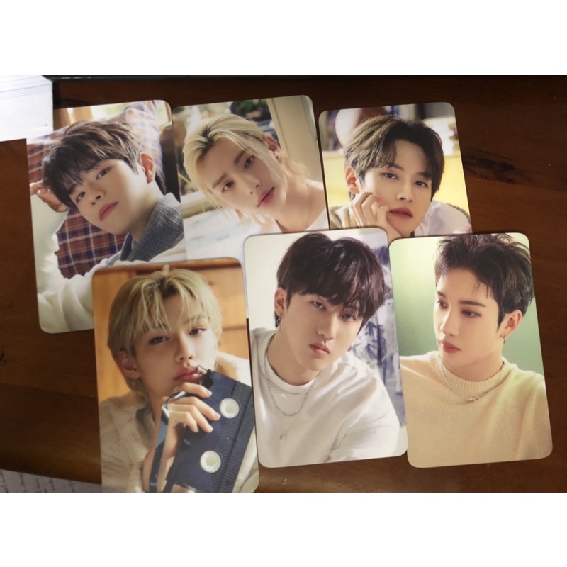 ảnh thẻ Stray Kids season greating