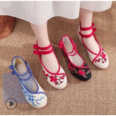 Giày cổ trang thêu họa tiết hoa đào và hoa văn cổ trang dây gài 5cm có sẵn