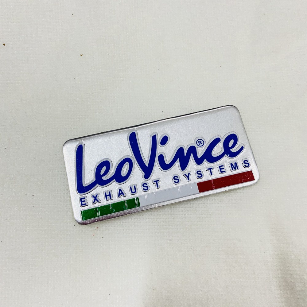 BỘ SƯU TẬP CÁC LOẠI TEM NHÔM CHỮ LEOVIN, AKRAPOVIC, YOSHIMURA DÁN GẤP XE MÁY, PÔ XE MÁY VARIO, CLICK, VISION, SH 150