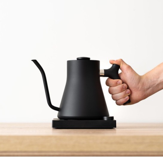 ẤM RÓT NƯỚC ĐIỆN FELLOW STAGG EKG 0.9L MATTE BLACK – STAGG EKG