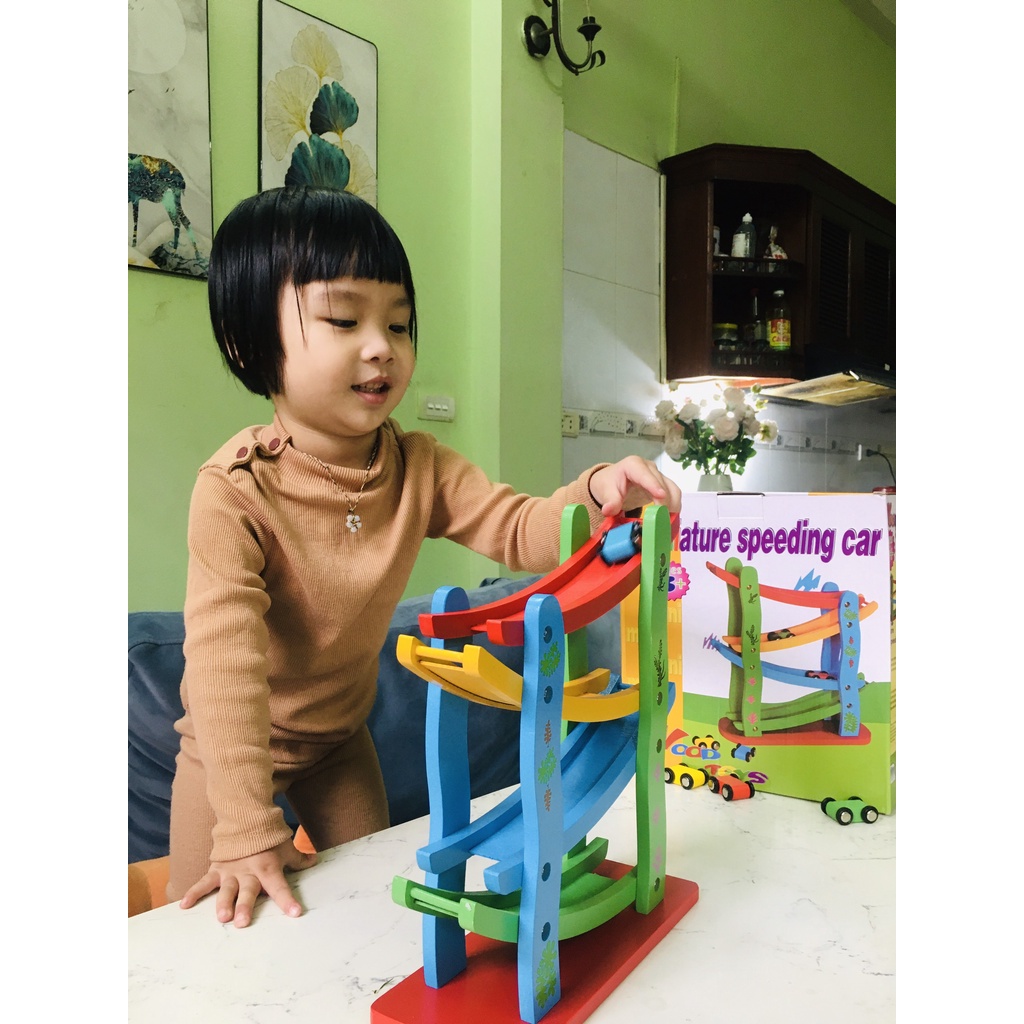 CẦU TRƯỢT 4 TẦNG GỖ CHO BÉ TẶNG KÈM 4 XE Ô TÔ