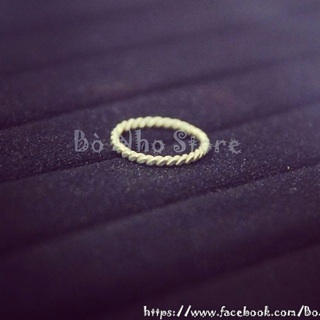 Nhẫn xoắn đơn cán zẹt chất liệu bạc