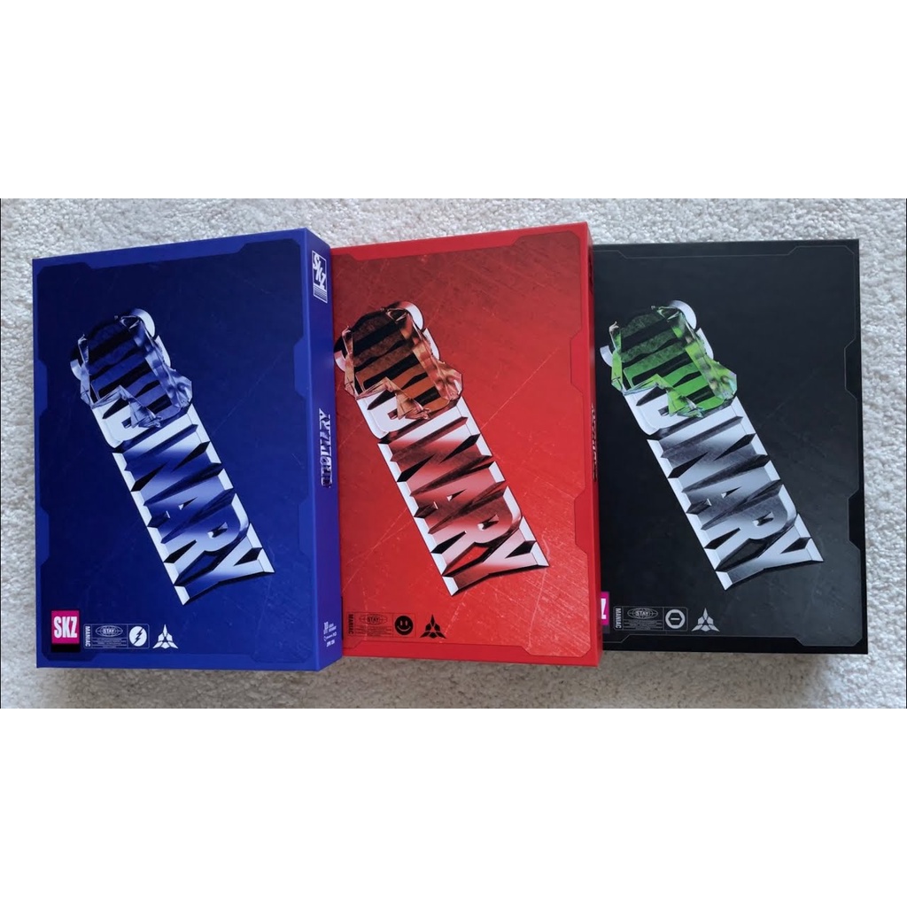 Album Stray Kids - Oddinary bản thường màu xanh và đỏ