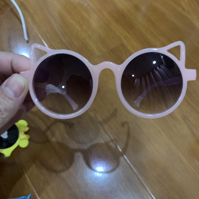 Kính trẻ em cho bé dưới 6 tuổi