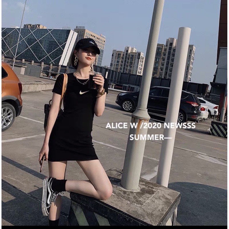 Đầm Body Thêu Nikee Len Gân