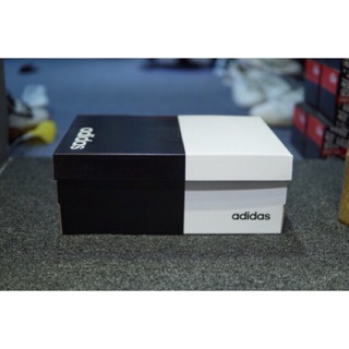 Hộp Giày Adidas Đen Trắng Chính Hãng