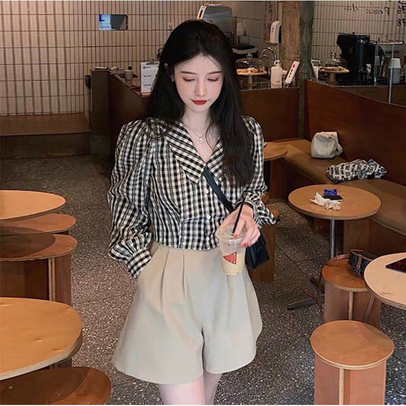 Áo sơ mi FOREVER21 cổ V tay dài phồng tiểu thư caro trắng đen