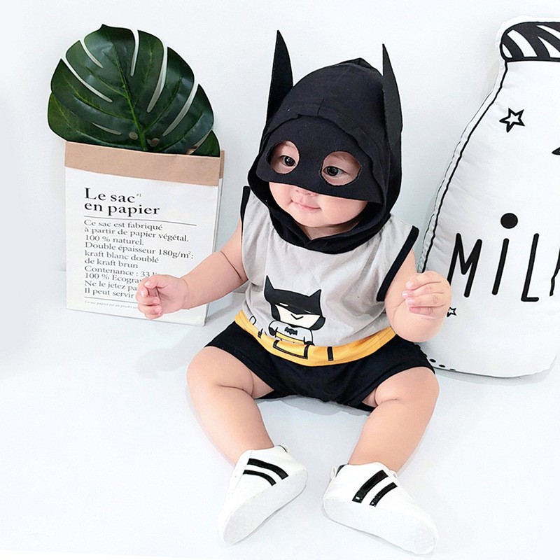 Set áo không tay in hình hoạt hình có nón trùm kèm quần short phong cách mùa hè cho bé trai