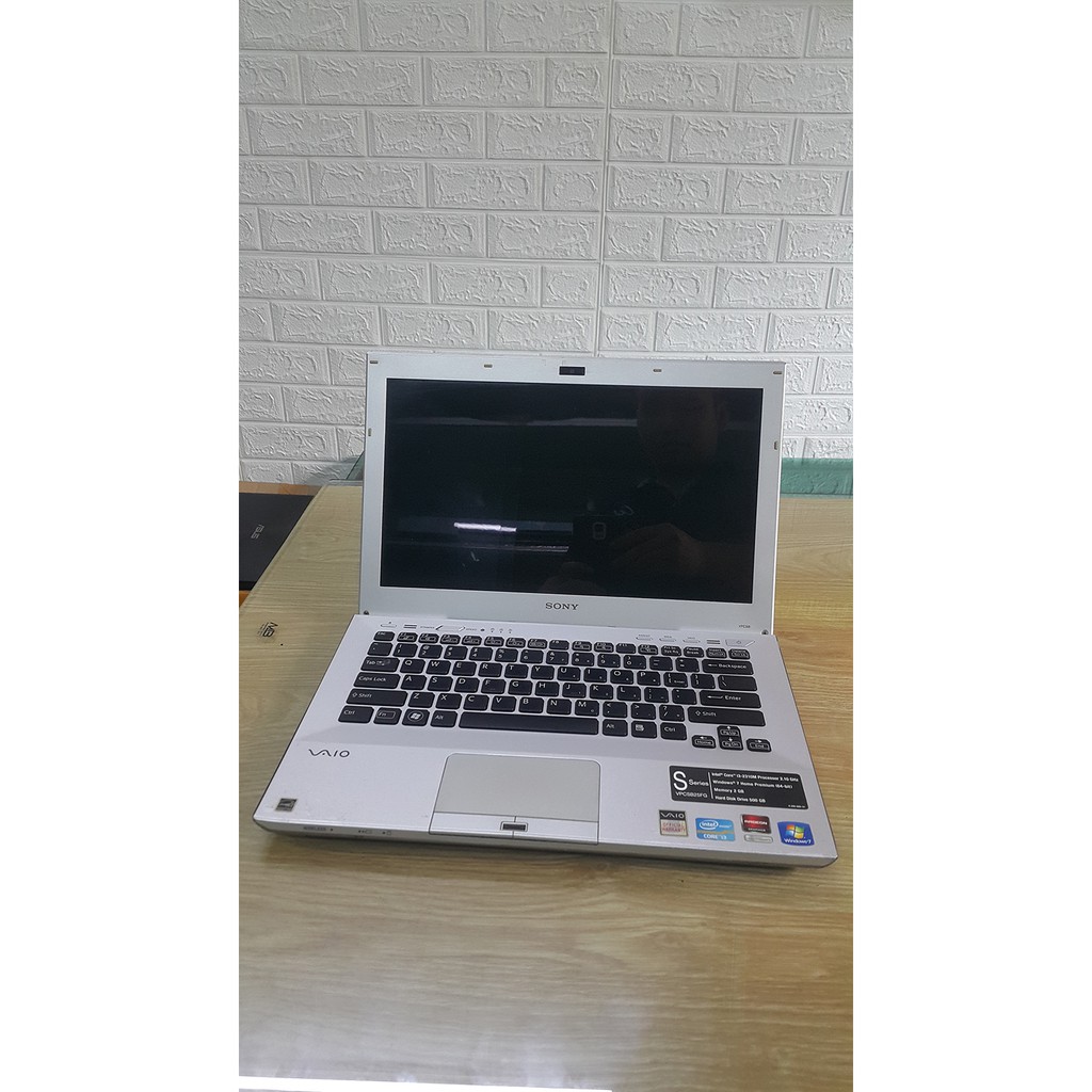 Laptop Sony Vaio - bàn phím nền sáng, 2 card đồ họa hỗ trợ chơi game