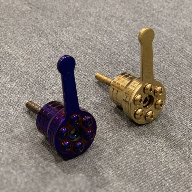 Móc giữa 6 ốc titan