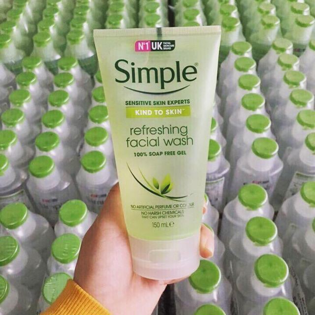 Sữa rửa mặt Simple Kind To Skin Refreshing Facial Wash 150ml dành cho da nhạy cảm