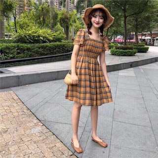 Đầm sọc cổ vuông bo ngực xòe nhẹ form trên gối chất quảng châu