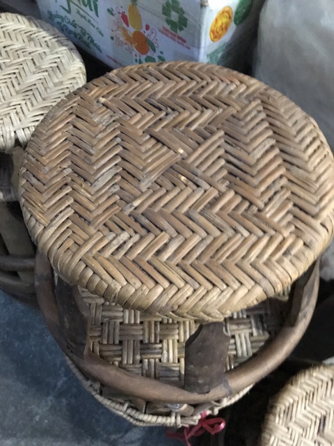 Ghế mây đan thủ công