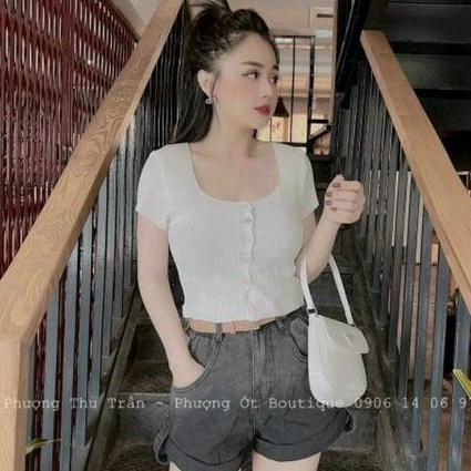 Áo cổ vuông thun gân tay ngắn phối nút A15