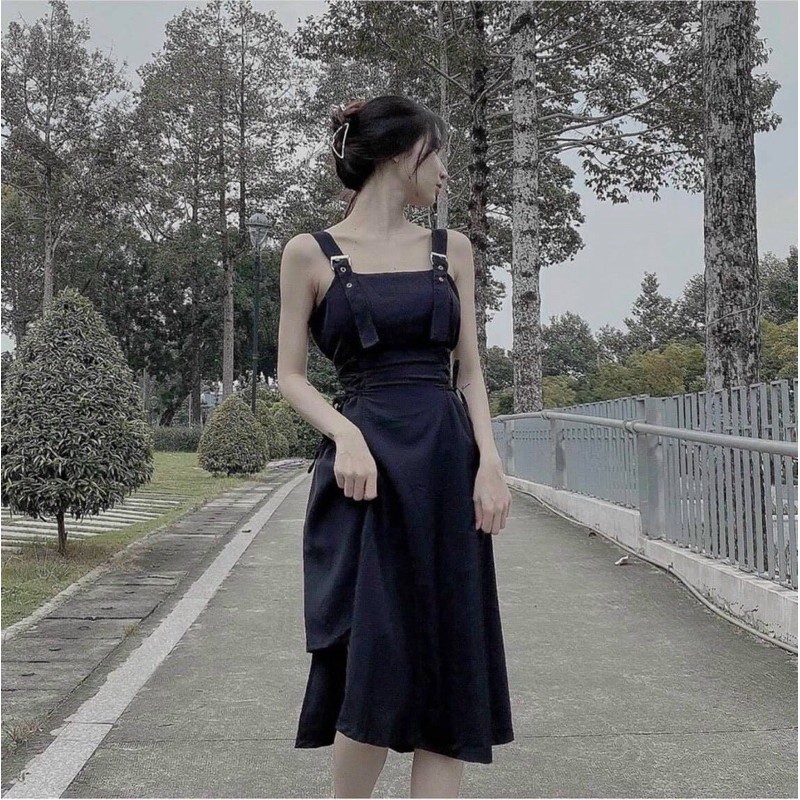 Váy đen xẻ+khuy vuông TT12