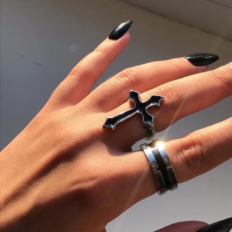 1 Nhẫn Hở Hình Chữ Thập Màu Đen Phong Cách Gothic Cổ Điển Cho Nam Và Nữ