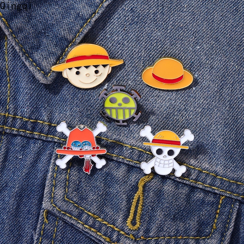 Ghim cài áo Miss Zoe phong cách phim hoạt hình One Piece