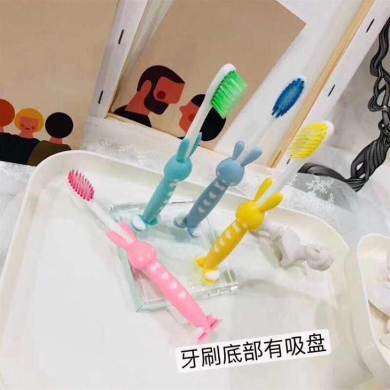 4 Bàn Chải đánh răng hình thúc cho bé