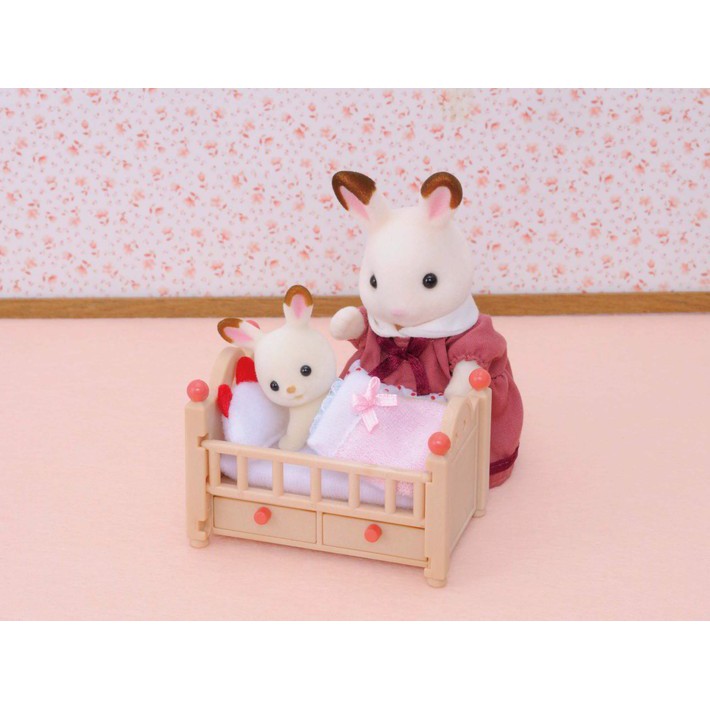 Đồ chơi Cũi và bộ chăn gối Sylvanian Families