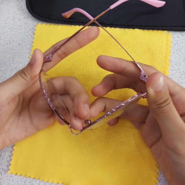 Kính Mắt Titanium Siêu Dẻo - Kính mắt Tiến Thành