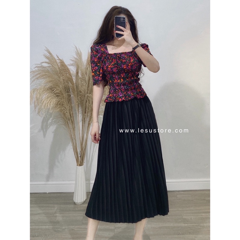 ẢNH TỰ CHỤP Áo hoa smocking cổ vuông