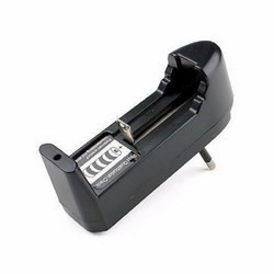 Chui cắm sạc pin