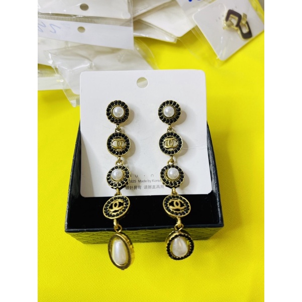 Phụ kiện hoa tai