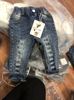 Quần jeans bé trai bé gái