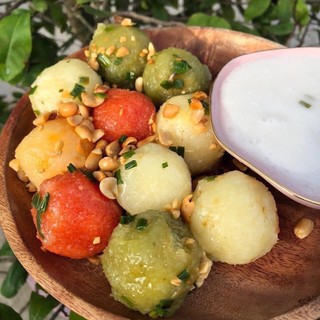 KHOAI MÌ VIÊN NGŨ SẮC CHƯA HẤP