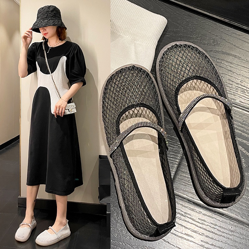 Giày Mary Jane Mũi Tròn Đế Bằng Màu Đen/Trắng Cho Nữ